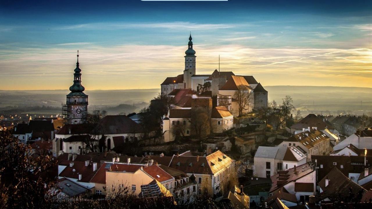 Guesthouse Mikulas Mikulov - Free Parking In The City Center Екстер'єр фото