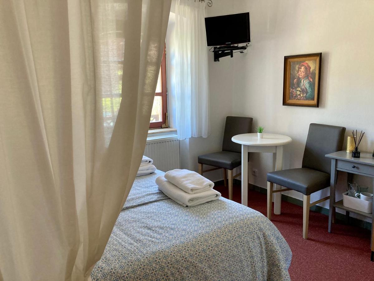 Guesthouse Mikulas Mikulov - Free Parking In The City Center Екстер'єр фото