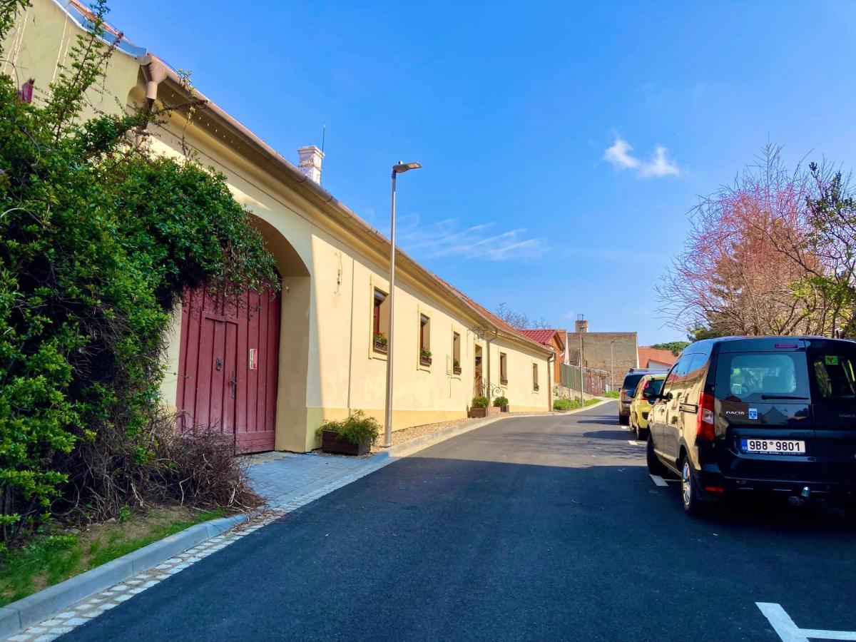 Guesthouse Mikulas Mikulov - Free Parking In The City Center Екстер'єр фото