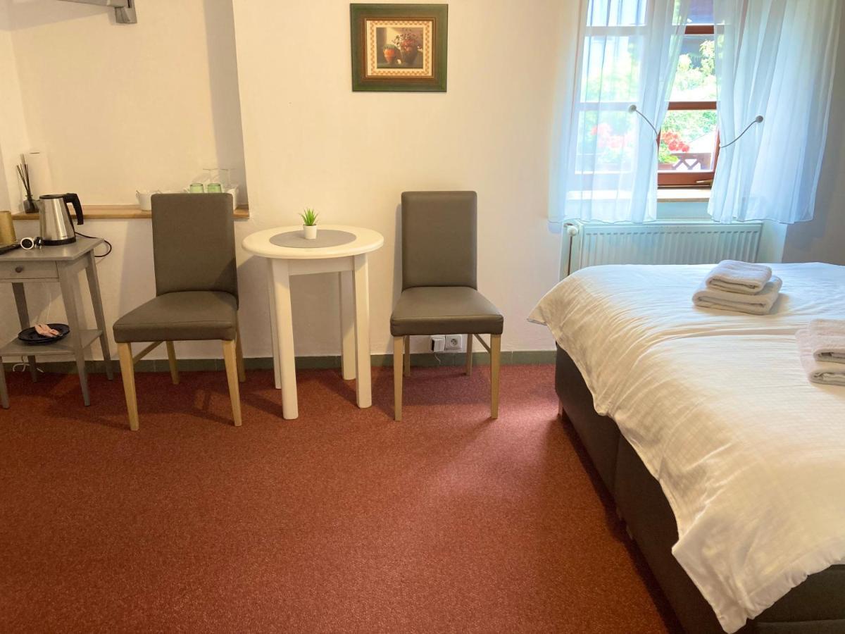 Guesthouse Mikulas Mikulov - Free Parking In The City Center Екстер'єр фото