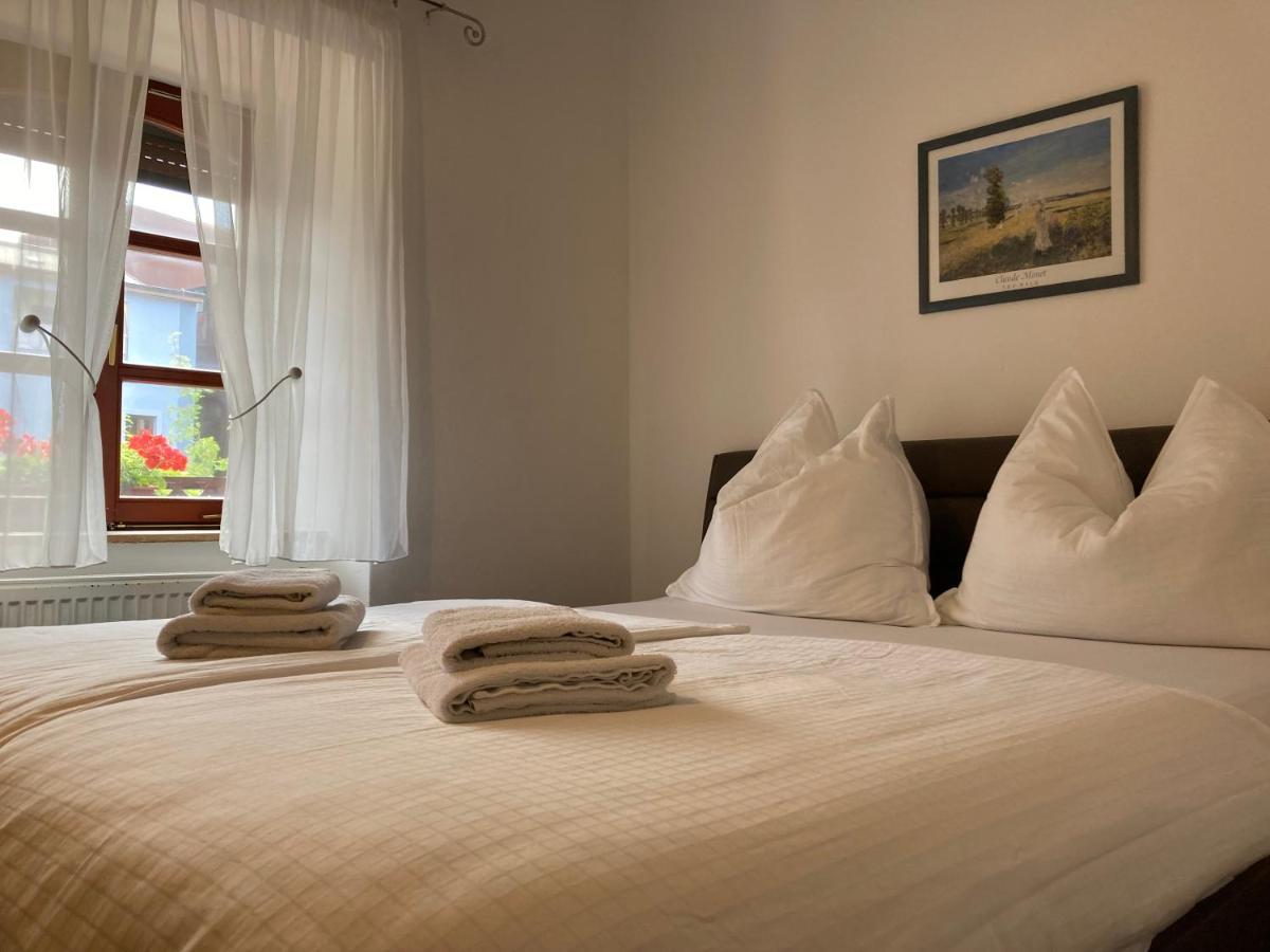 Guesthouse Mikulas Mikulov - Free Parking In The City Center Екстер'єр фото