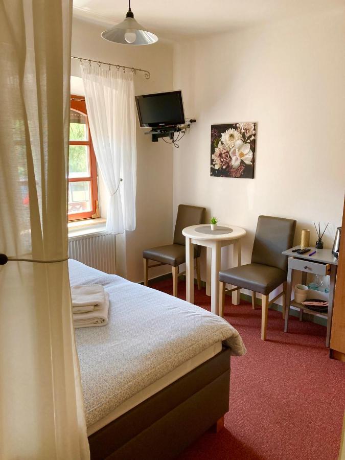 Guesthouse Mikulas Mikulov - Free Parking In The City Center Екстер'єр фото