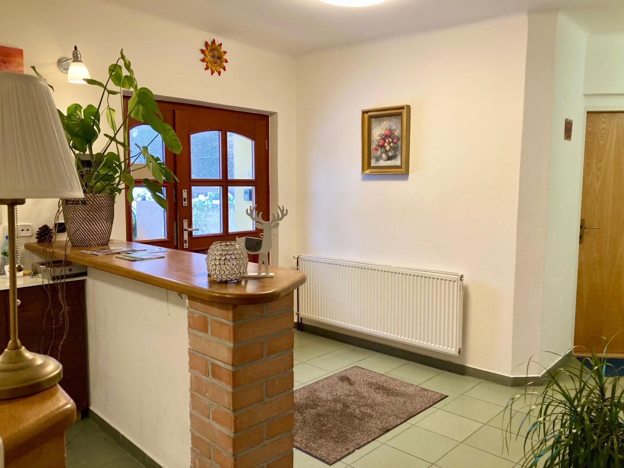 Guesthouse Mikulas Mikulov - Free Parking In The City Center Екстер'єр фото