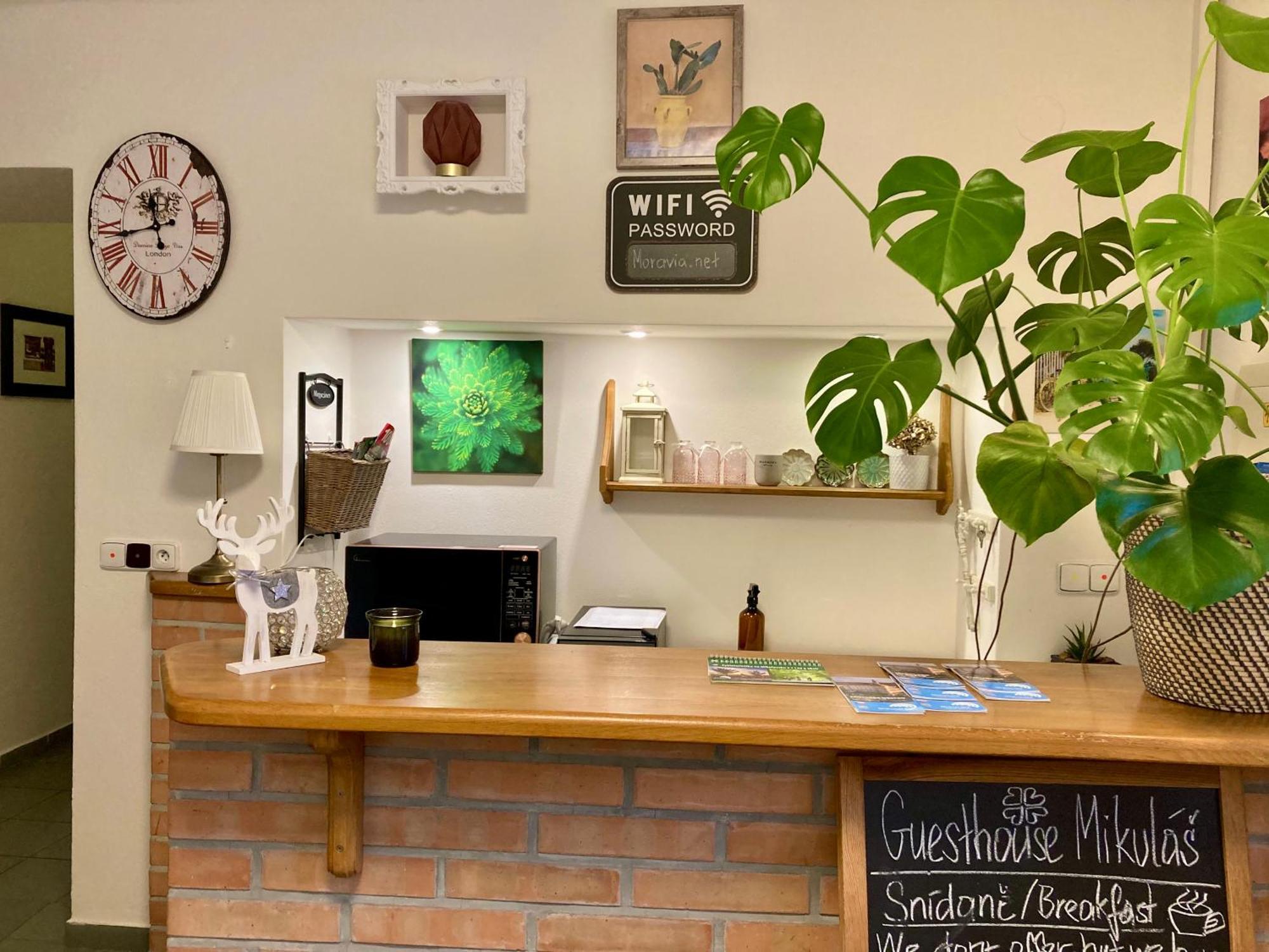 Guesthouse Mikulas Mikulov - Free Parking In The City Center Екстер'єр фото