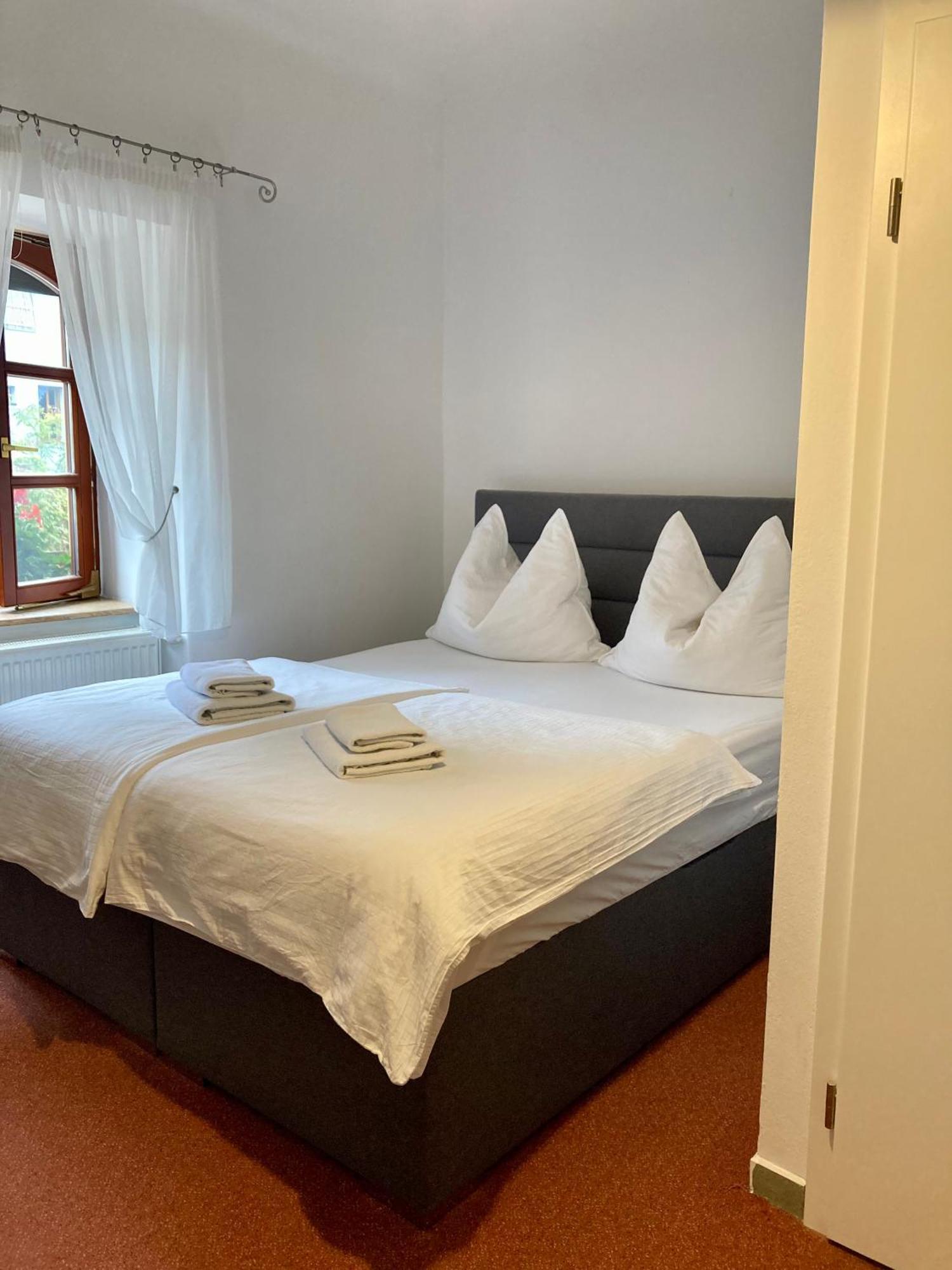 Guesthouse Mikulas Mikulov - Free Parking In The City Center Екстер'єр фото