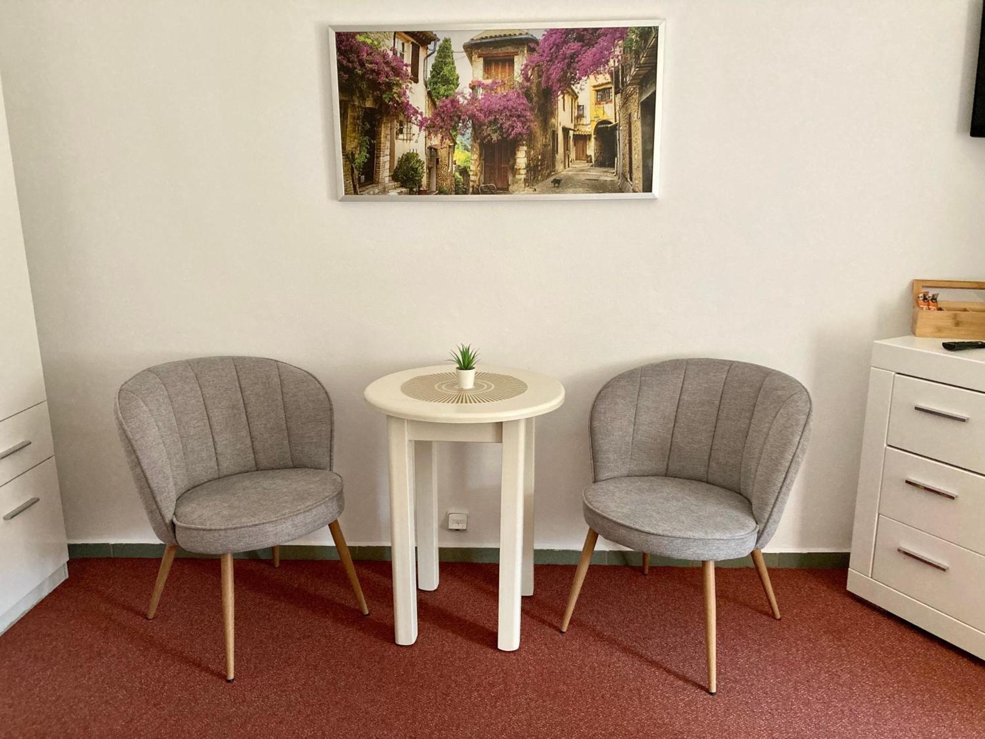 Guesthouse Mikulas Mikulov - Free Parking In The City Center Екстер'єр фото