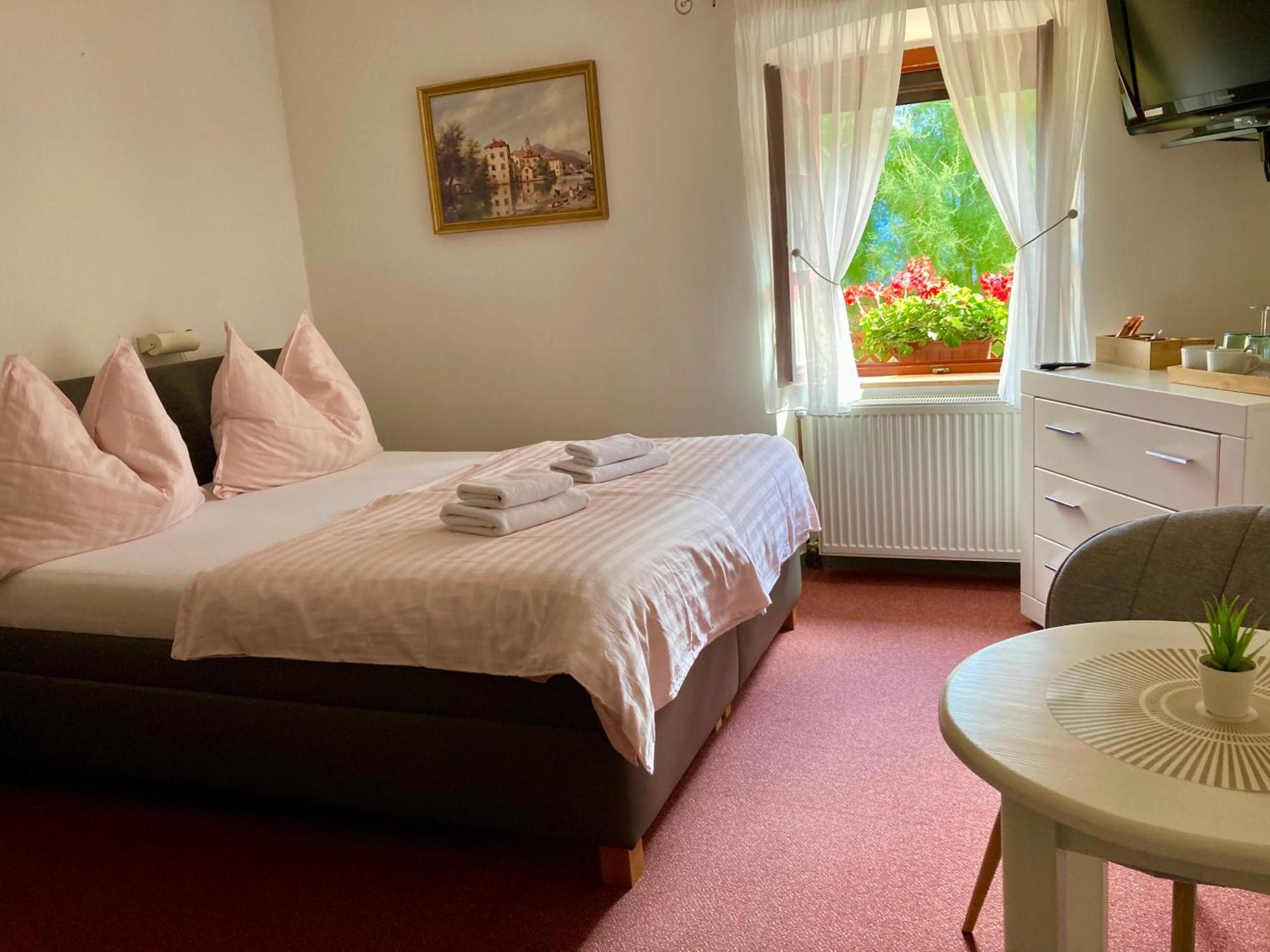 Guesthouse Mikulas Mikulov - Free Parking In The City Center Екстер'єр фото